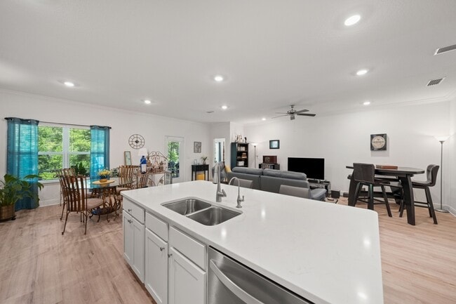 Building Photo - 157 JRS Wy