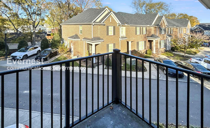 Building Photo - 101 Generals Retreat Pl