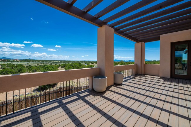 Building Photo - Stunning 3-Bedroom Home with Mountain Views in Tessera