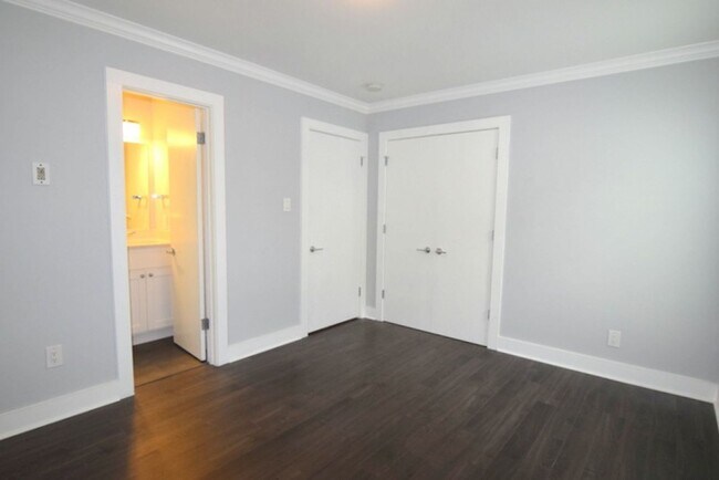 Building Photo - 7513 Carriage Dr