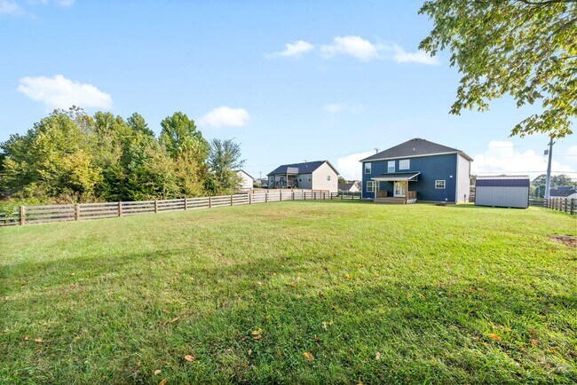 Building Photo - Stunning home ready to make yours !