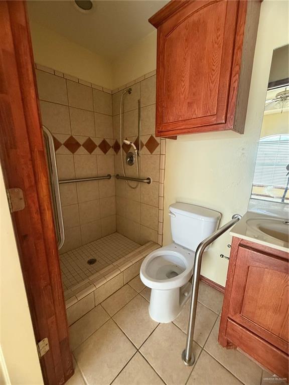 Building Photo - 18 Circle Dr