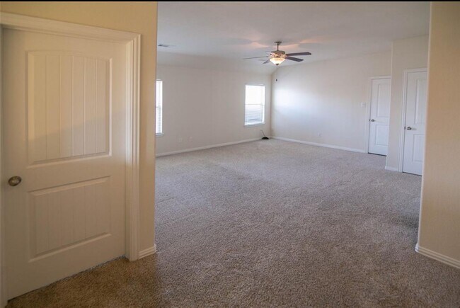 Building Photo - 1327 Graham Trace Ln