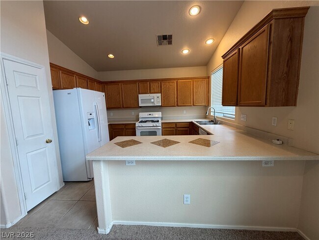 Building Photo - 6420 Casamar St