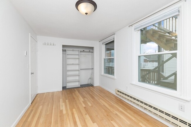 Building Photo - 16R Union St