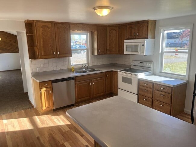 Building Photo - 6306 Schofield Ave