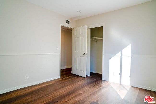 Building Photo - 233 Longfellow St