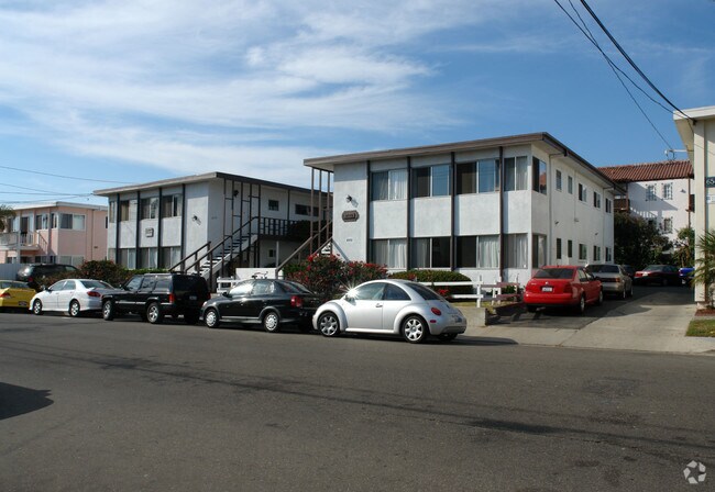 Primary Photo - Sanders Apartments