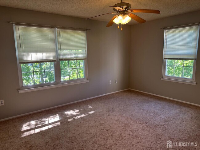 Building Photo - 304 Wimbeldon Ct