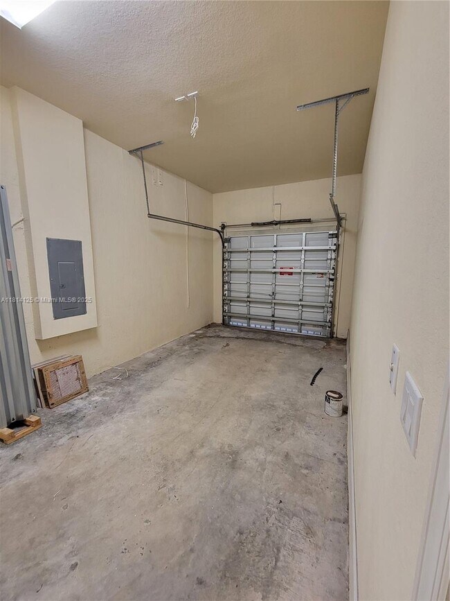 Building Photo - 9282 SW 171st Ct