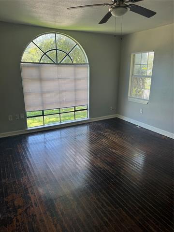 Building Photo - 1700 W Waco Dr