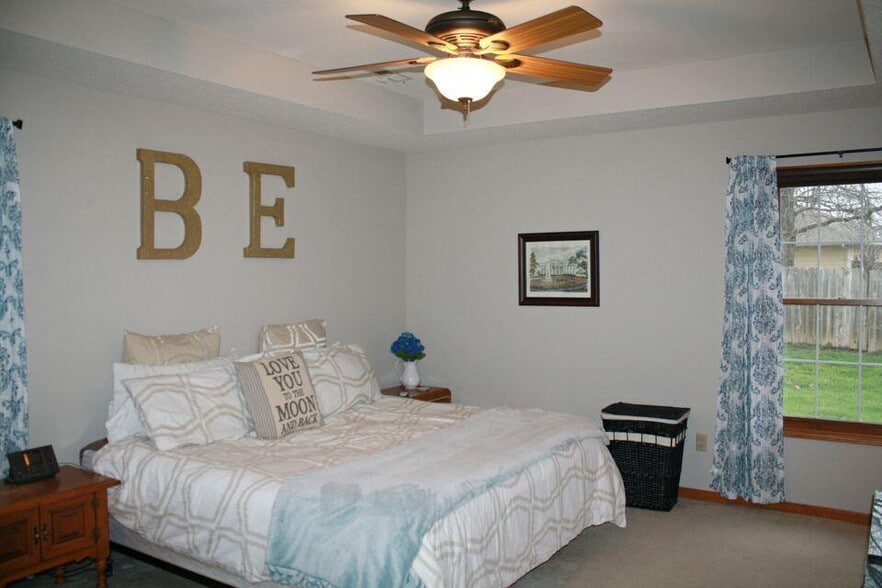 Building Photo - 3700 Falmouth Dr