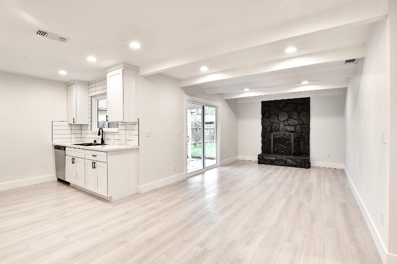 Building Photo - 2841 Utah Ave