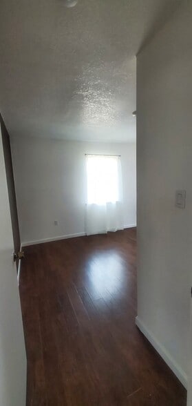 Building Photo - 629 Lee Dr