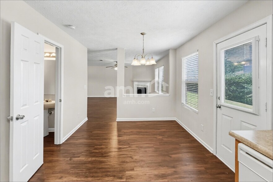 Building Photo - 1316 Roxbury Ct