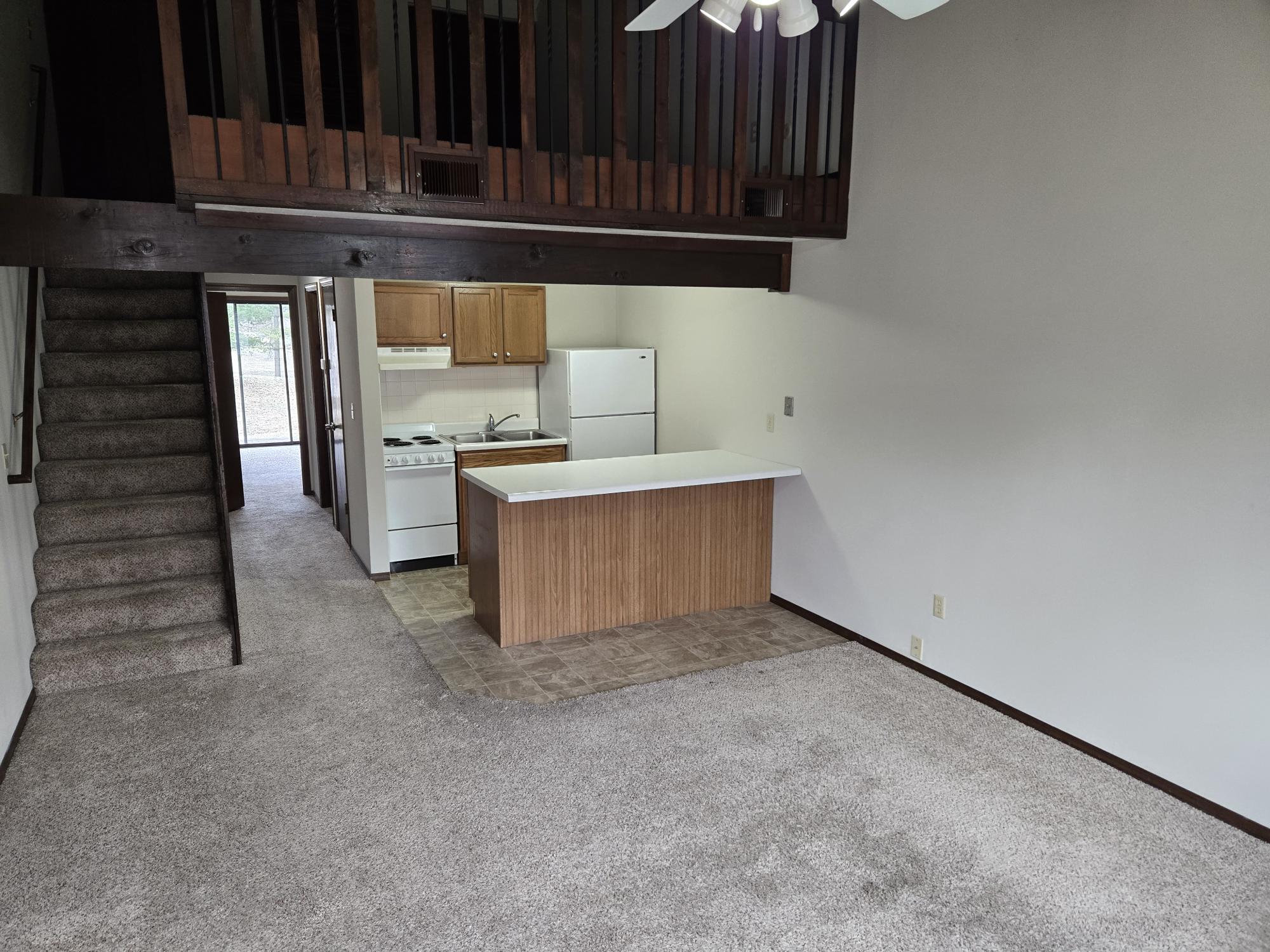 Building Photo - 17 Village Ct