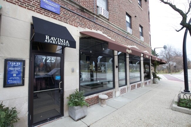 Building Photo - 725 St Johns Ave