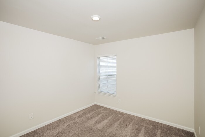 Building Photo - 457 Red Poll Wy