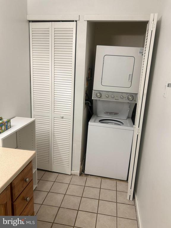 Building Photo - 413 Gregorys Way