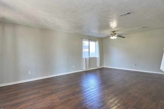 Building Photo - 219 Fort Sumter Ct