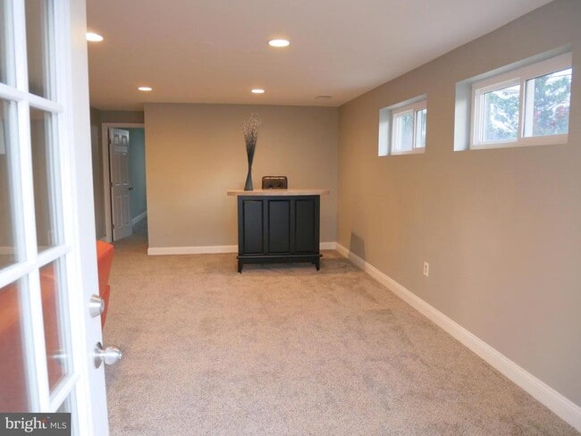 Building Photo - 1805 Arcola Ave