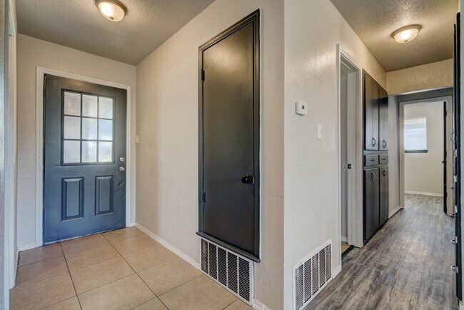 Building Photo - 3 Bed 1.5 Bath Norman