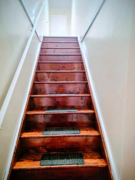 2nd level - 331 Union Ave