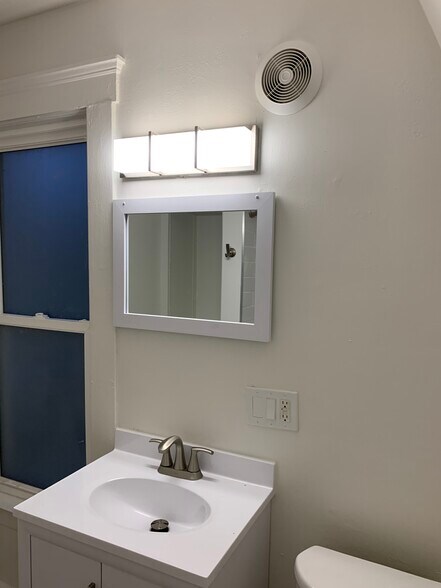 Building Photo - 1009 Michigan Ave