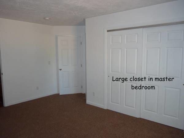 Building Photo - 724 Greenlawn Rd