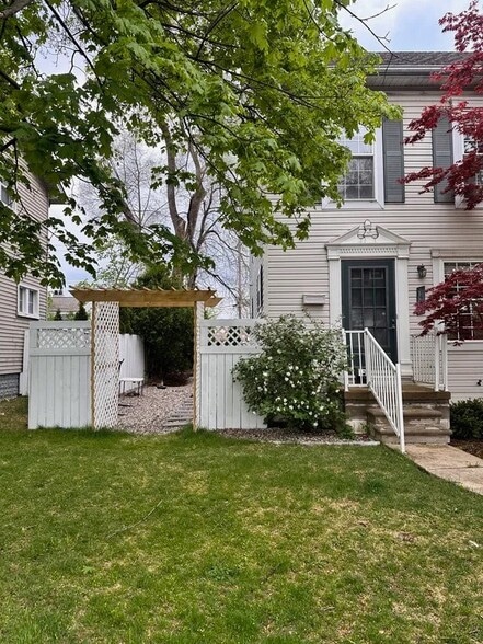 Building Photo - 1471 Bird Ave