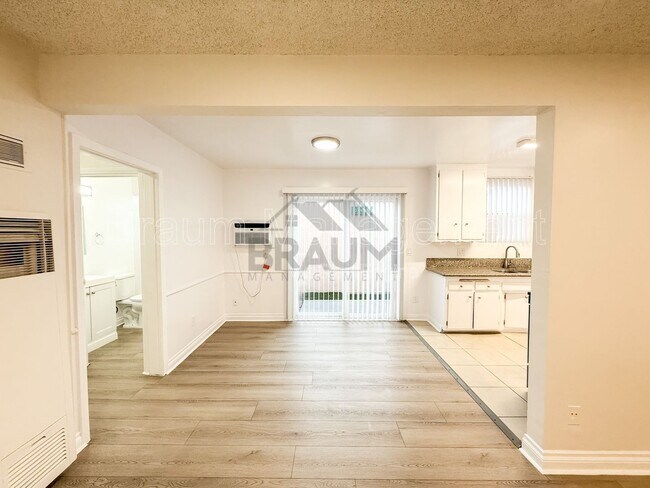 Building Photo - 19401 Haynes St