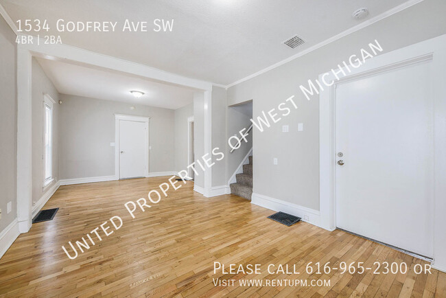 Building Photo - 4 Bed, 2 Bath Home | Spacious Kitchen | Ce...