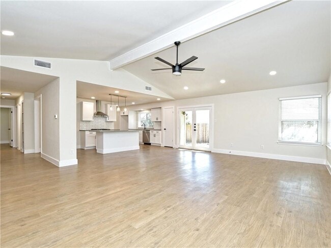 Building Photo - 11711 Oak Knoll Dr