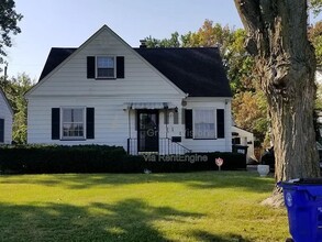 Building Photo - 1025 W Leafland Ave