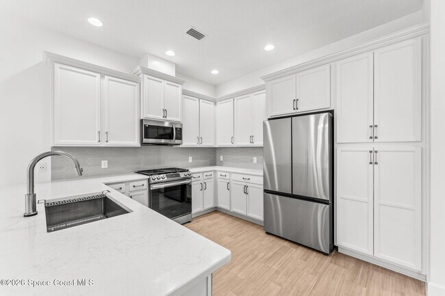 Building Photo - 3168 Avalonia Dr