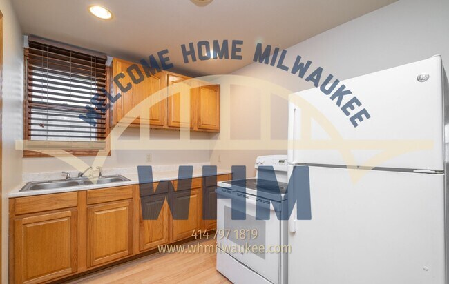 Building Photo - Bay View Gem: Convenience & Comfort Await!