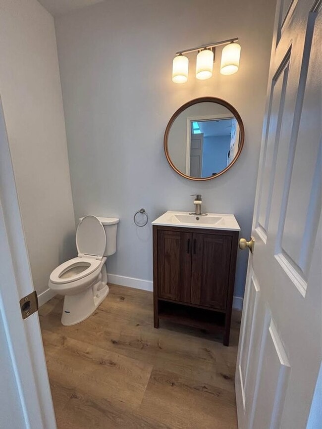 Building Photo - 1 bedroom 1.5 baths Home For Rent in Chula...
