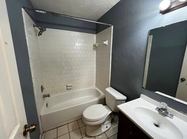 Building Photo - 11013 Crenchrus Ct