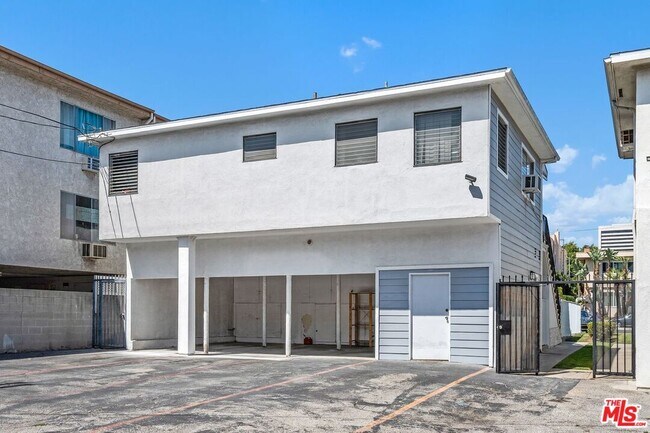 Building Photo - 1657 Colby Ave