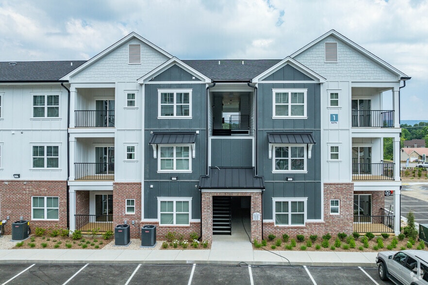 Primary Photo - Riverstone Apartments