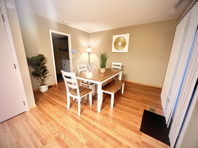 Building Photo - 4319 Frontenac Dr