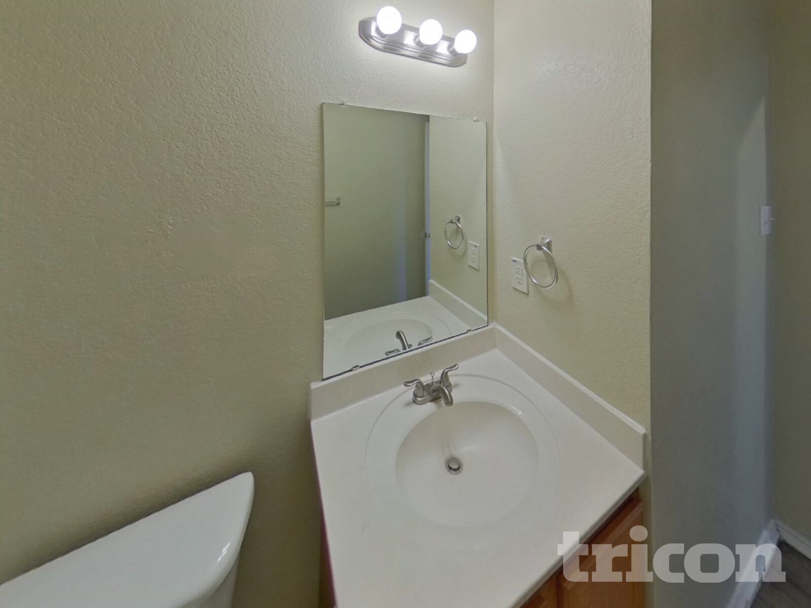 Building Photo - 1712 Vineridge Ln