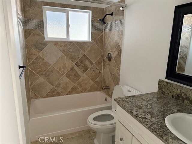 Building Photo - 327 Naomi St