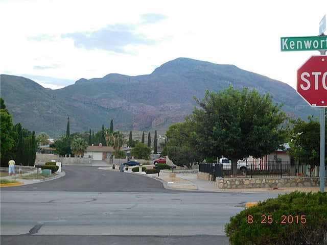Building Photo - 10560 Crete Dr