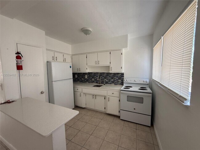 Building Photo - 744 85th St