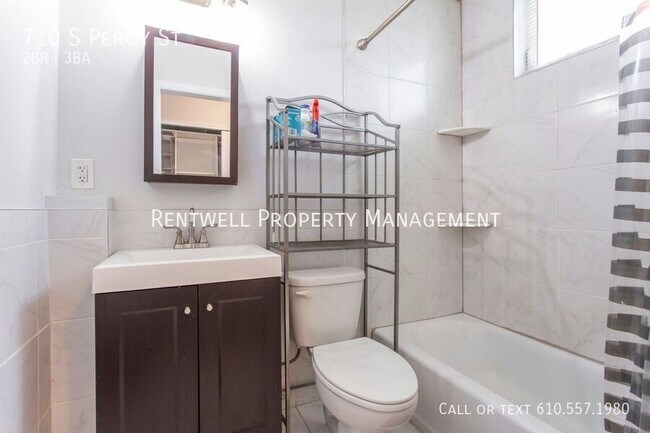 Building Photo - 710 S Percy St