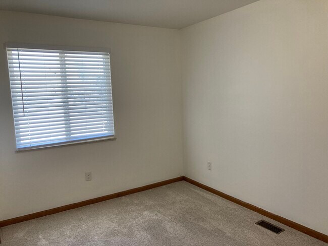 Building Photo - 6155 Porter Rd