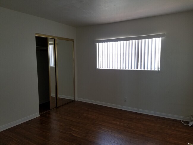 Building Photo - 420 S Evans St