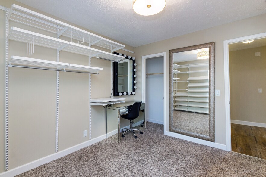 Building Photo - 666 Annex Ave