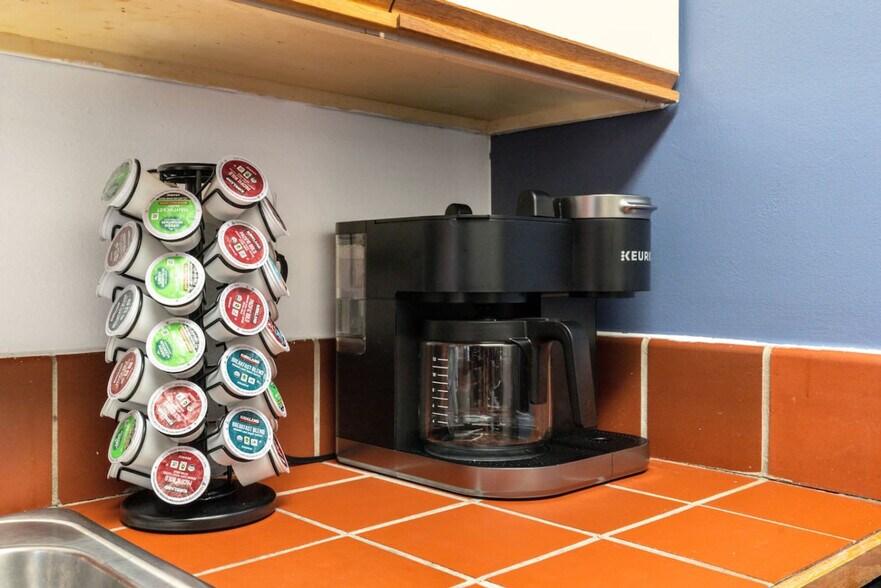 Building Photo - 219 Vine St